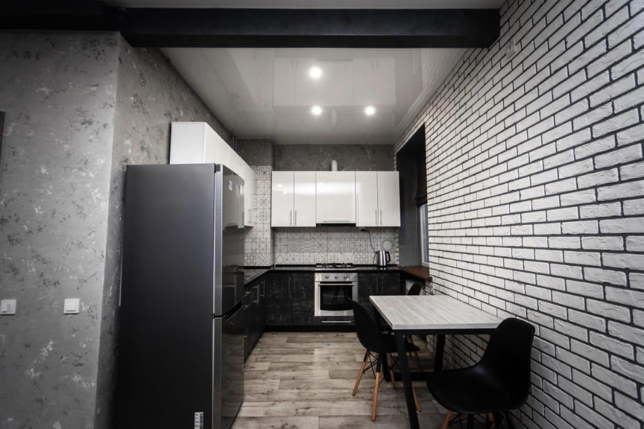 Loft Apartment On Svobody Kamjanszke Kültér fotó